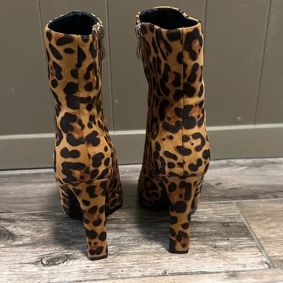 Classy Leopard Print Ankle Boots - Picture 3 of 5